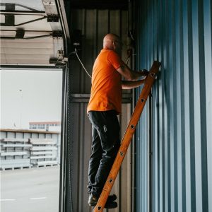 Enkele Bouwladder 2,40m Hout met 8 Aluminium Sporten